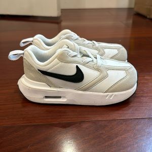Toddler Nike Shoes 10c